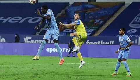 Mumbai City FC reclaim top spot with win over Kerala Blasters