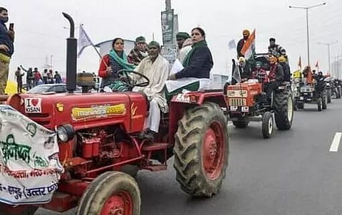 Farmers hold tractor march, say it is rehearsal for January 26