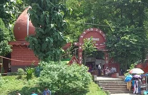 Lankeswar Dham Management Committee urges Kamrup (M) DC to Make it Free from Enrochers