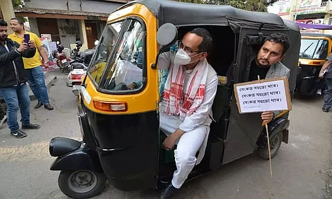 Assam Polls 2021: Cong MP Gaurav Gogoi Takes Auto Ride in Guwahati