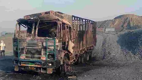 'Maoists set vehicles ablaze in Madhya Pradesh