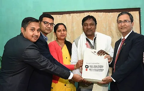 OIL felicitates Dulal Manki at Keseruguri, Tinsukia