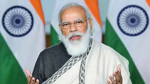 Narendra Modi impresses crowd with Bengali speech, slams Mamata over development