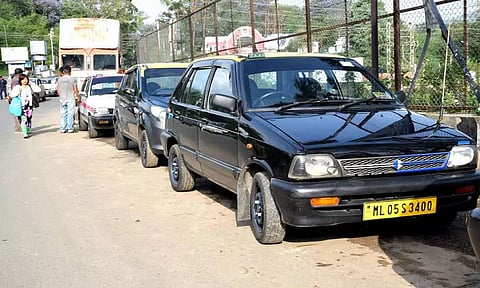 Bodies move Synrem over strike by local taxis and commercial vehicles in Meghalaya