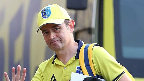 Kerala Blasters part ways with coach Kibu Vicuna