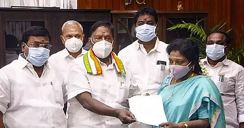 Congress loses government in Puducherry before floor test