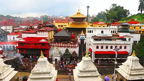 25 Indian priests in Kathmandu