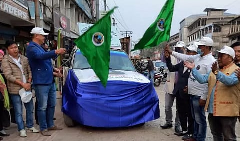 Mayor Tame Phassang flagged off 'Swachh Vaahan' in Itanagar