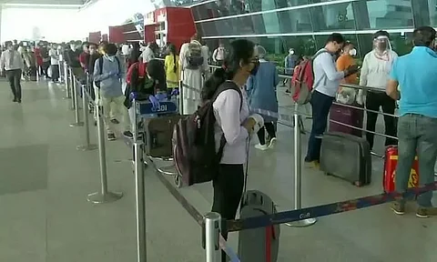 Airlines to Give Concessions to Passengers Who Carry No Baggage
