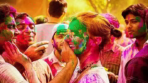 Bura na maano COVID hai: Experts on Holi