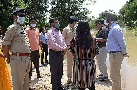 Assam Chief Secretary reaches Hojai to take stock of flood preparedness