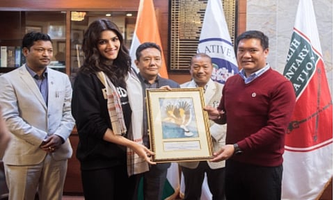 Bollywood stars Varun Dhawan, Kriti Sanon meet Arunachal CM Pema Khandu