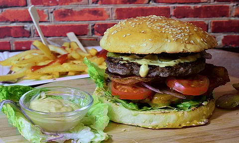Low stress level linked to less fast food consumption, says a new study