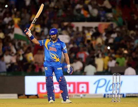 Sachin Tendulkar, Yuvraj power India to victory