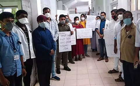 Bongaigaon doctors stage protest against assault on doctor