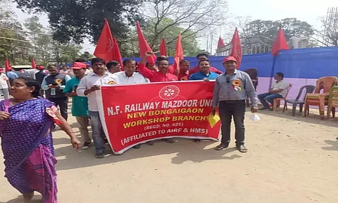 'All should unite against privatization of Railways'