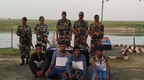 3 Bangladeshis, Indian tout held while crossing into West Bengal