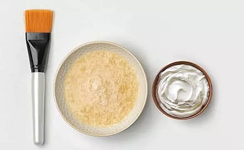 Curd and gram flour face pack for dry skin