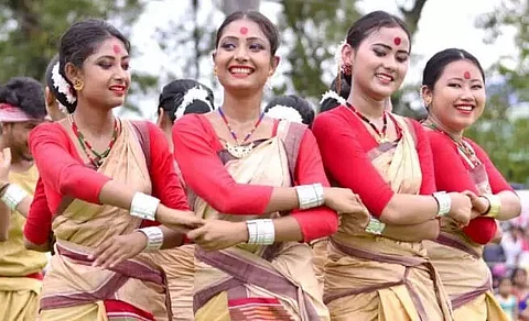 Laikhuta of Kendriya Rongali Bihu Sanmillan erected in Demow