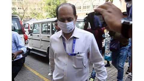 Vaze opens Pandora's box for MVA, accuses Deshmukh, Parab of asking him to extort money