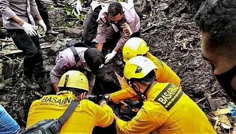 Indonesia floods toll climbs to 165