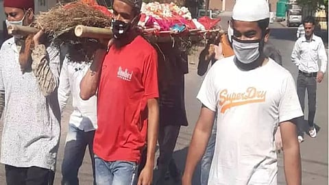 Muslim youths performed last right of Hindu woman