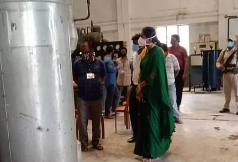 Cachar DC Keerthi Jalli inspects firms generating oxygen in Silchar