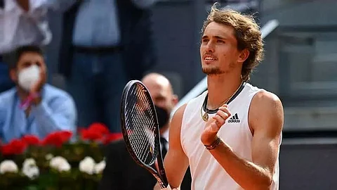Alexander Zverev sees off Dominic Thiem to reach final