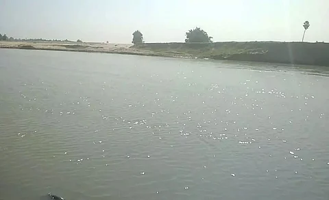 Video shows body of Covid victim dumped in river in Katihar