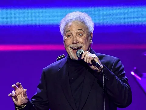 Tom Jones becomes oldest singer to top UK charts