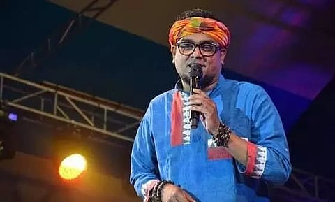 Assam Folk Singer Sings for COVID Patients Over Phone to Cheer Them, Wins Hearts