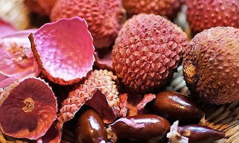 Beware Litchi Lovers: Assam Girl Choked to Death After Litchi Seed Stuck in her Throat