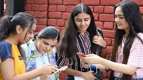 Government to Make the CBSE Evaluation Process Uniform & Transparent: Experts