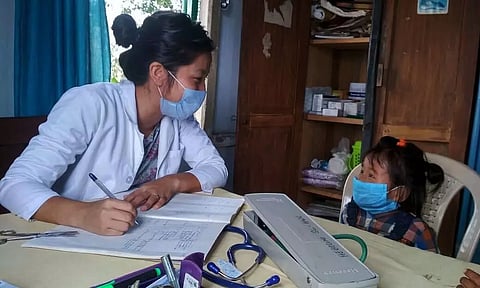 Feeling Unwell, 3-Year Old Shows up at Health Centre Alone, But With Mask On