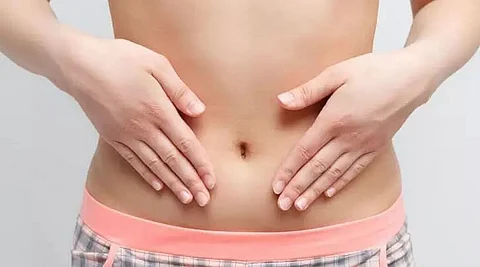 Why Oil Your Belly Button Regularly? Know Oiling Benefits, How to Practice correctly