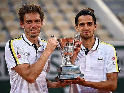 Pierre-Hugues Herbert and Nicolas Mahut clinch doubles title