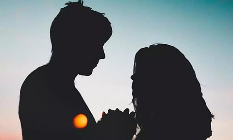 Married Women Elopes with a Man who regarded her as his Mother, Leaves behind 2 Children