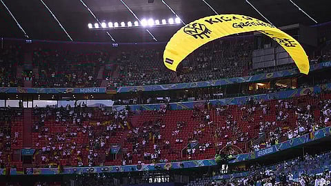 Euro: Greenpeace sorry for botched stunt