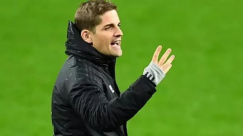 Spanish La Liga club Granada name Roberto Moreno as first team coach