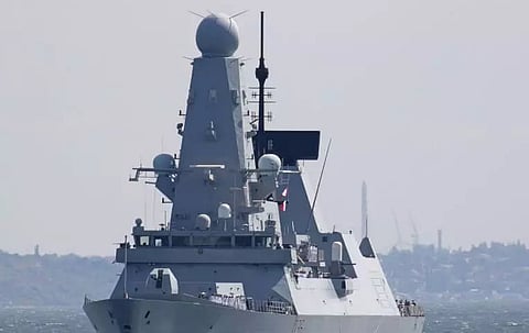 Russia expels British warship violating its sea border