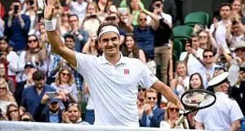 Roger Federer moves after Norrie challenge