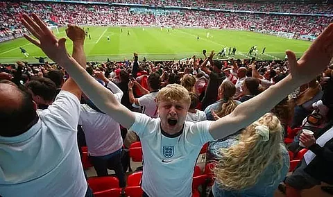 Euro 2020: England fans descend on Rome to roar on the Three Lions