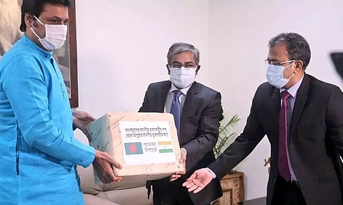 Bangladesh PM Sheikh Hasina sends 300 kg Haribhanga Mangoes to Tripura CM Biplab Kumar Deb