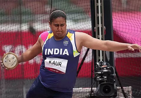 Kamalpreet's 'Monster Throw'......puts her in final