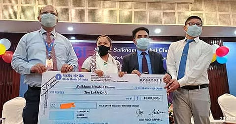 SBI, North East Circle officials felicitate Mirabai Chanu at Imphal