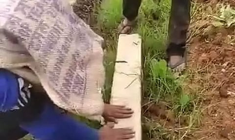 Meghalaya: Thief Caught & Beaten Up By Locals Mercilessly at Nongstoin, Video Goes Viral