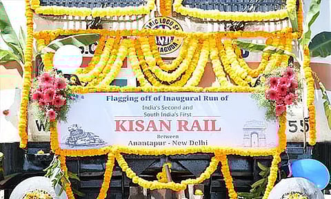Jagan Mohan Reddy, Central Ministers flag off South India's first Kisan Rail
