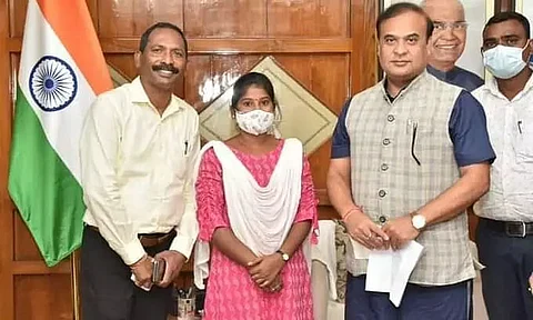 Social Media Impact: Assam CM Meets 2012 London Olympics Torch Bearer Pinky Karmakar, Assures Help