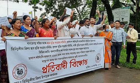 Flood-affected families stage protest in Tinsukia