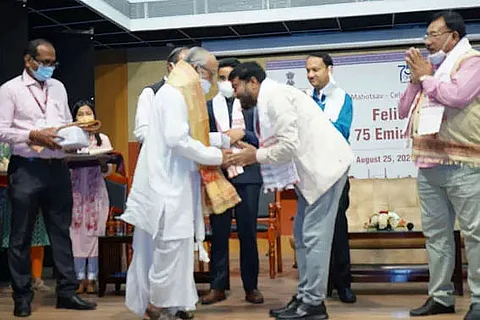Rameswar Teli honours 75 eminent citizens of Assam in ONGC office premises